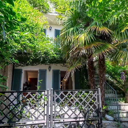 Sula' - In The Village With Lake View And Patio