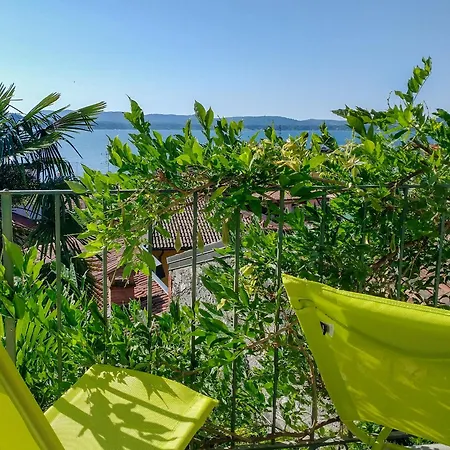 Sula' - In The Village With Lake View And Patio Belgirate