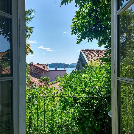 Sula' - In The Village With Lake View And Patio *